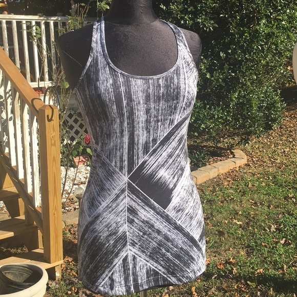 Lululemon  Racerback Heat Wave Black & White - Picture 3 of 9